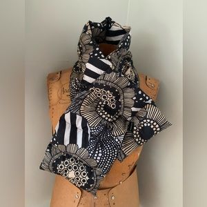Marimekko for uniqlo padded scarf , Limited edition, great condition,lightweight